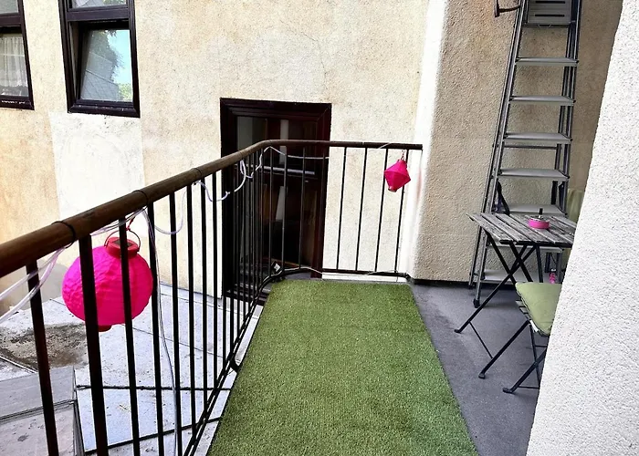 Stylish Loft - Two Bed For 5 Person With Cute Balcony Apartamento