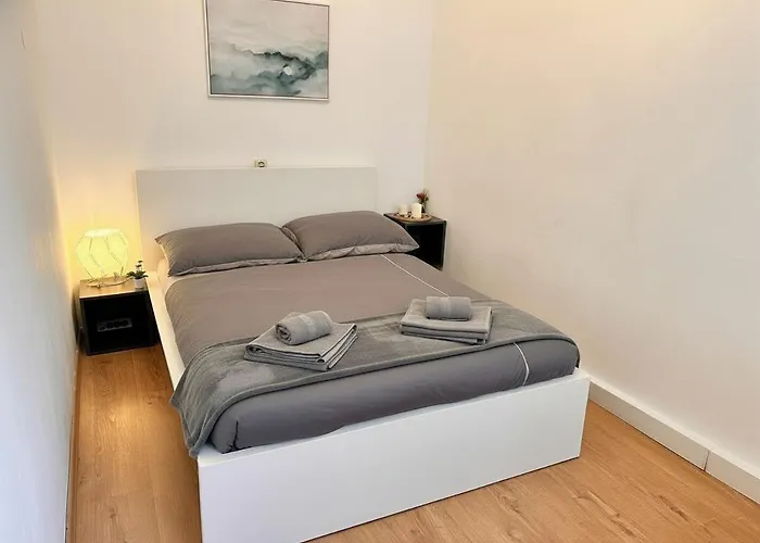 Stylish Loft - Two Bed For 5 Person With Cute Balcony Viena